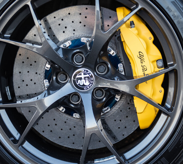 Alfa romeo giulia on sale brembo brakes